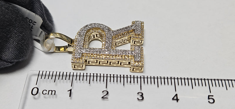 Letter R initial 10k/Natural diamonds 💎