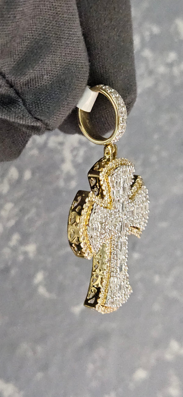 Diamond cross 10kt/Natural diamonds
