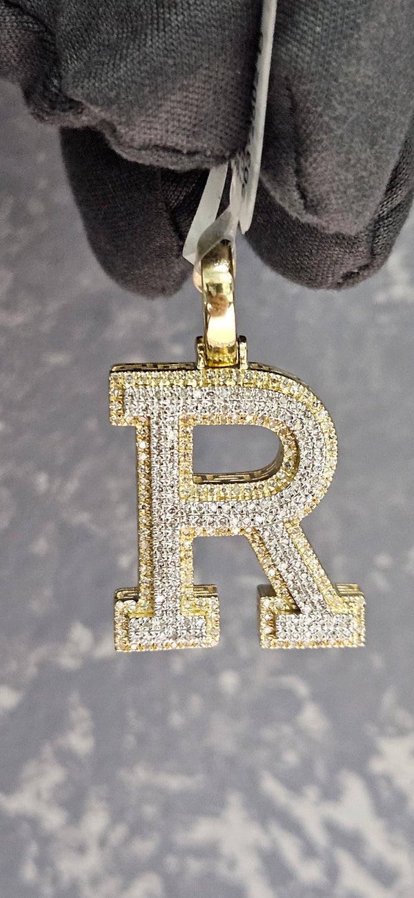 Letter R initial 10k/Natural diamonds 💎