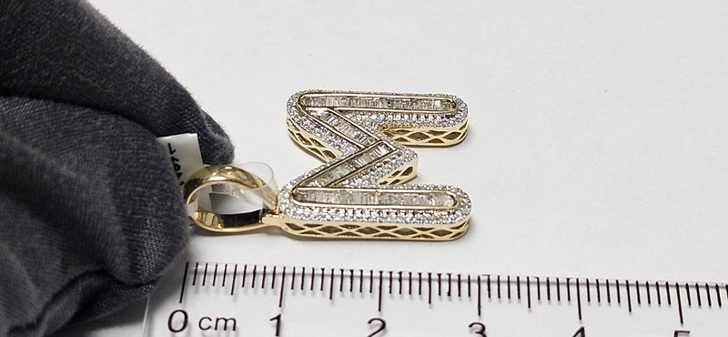 Letter M 10k/ Natural diamonds 💎