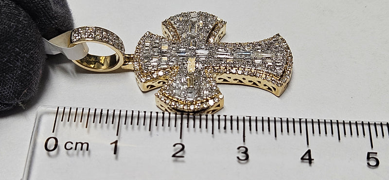 Diamond cross 10kt/Natural diamonds
