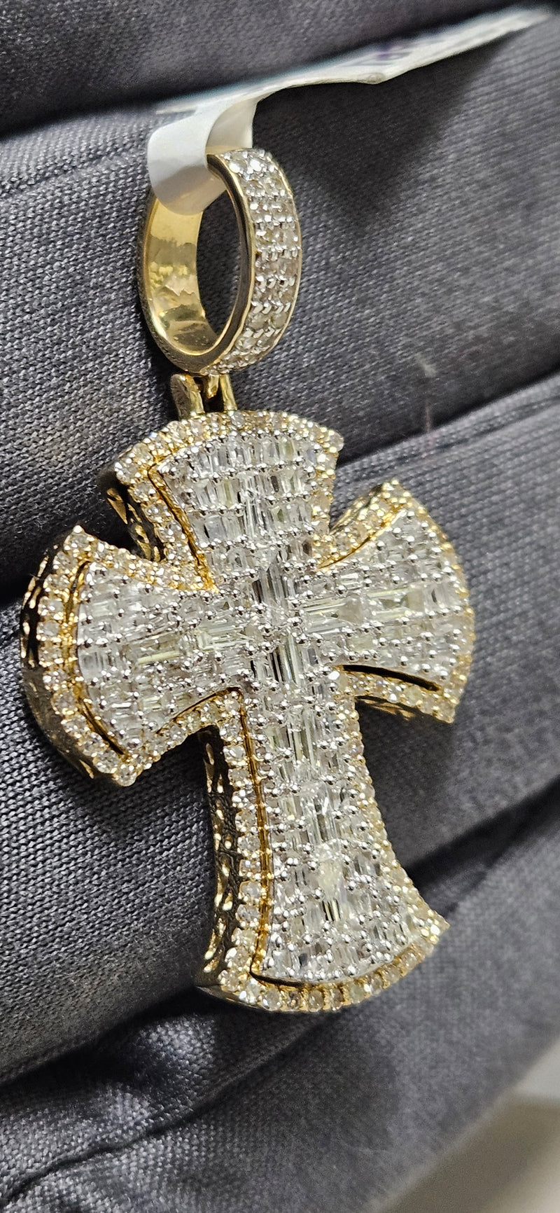 Diamond cross 10kt/Natural diamonds
